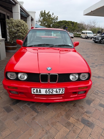 1990 BMW325is main image