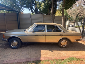 1983 Mercedes w123 230e main image