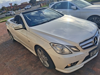 2013 Mercedes Benz Convertible E250 main image