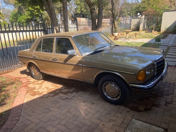 1983 Mercedes w123 230e main image