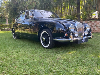 1967 Daimler 250 V8 main image