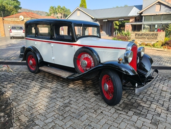 1932 Plymouth main image