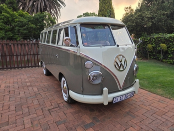 1976 Volkswagen Splitwindow Samba Kombi main image
